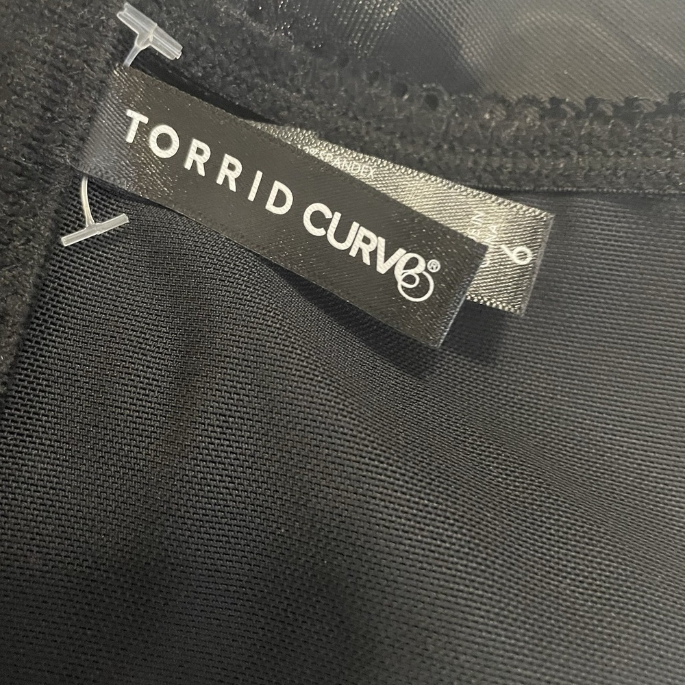 TORRID CURVE Sz 6/6X Black‎ & Pink Heart Embroidered Underwire Longline Bralette - Picture 8 of 10